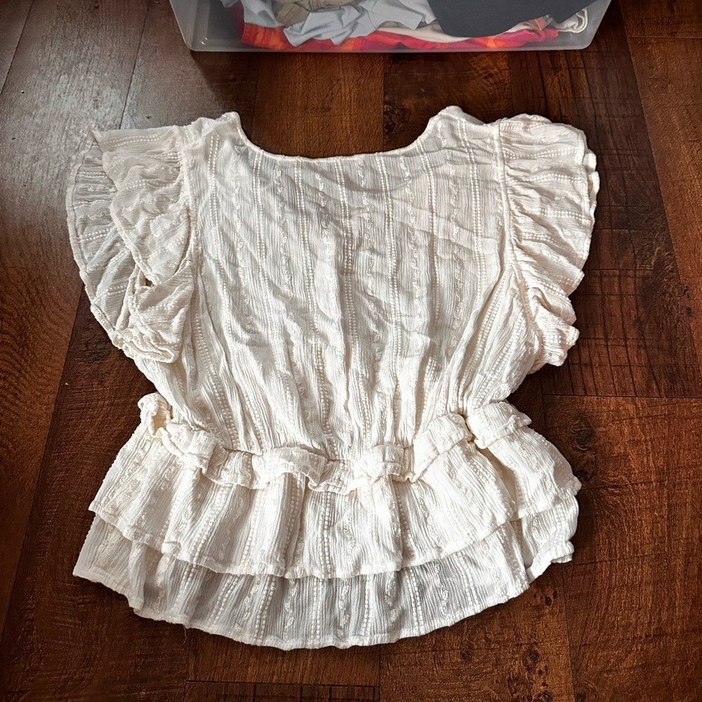 Express Ruffle Sleeve Blouse - Picture 4 of 4